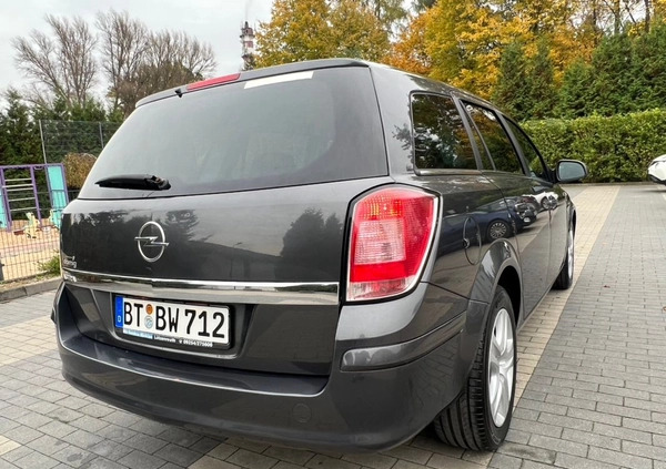 Opel Astra cena 17999 przebieg: 202194, rok produkcji 2010 z Warka małe 781